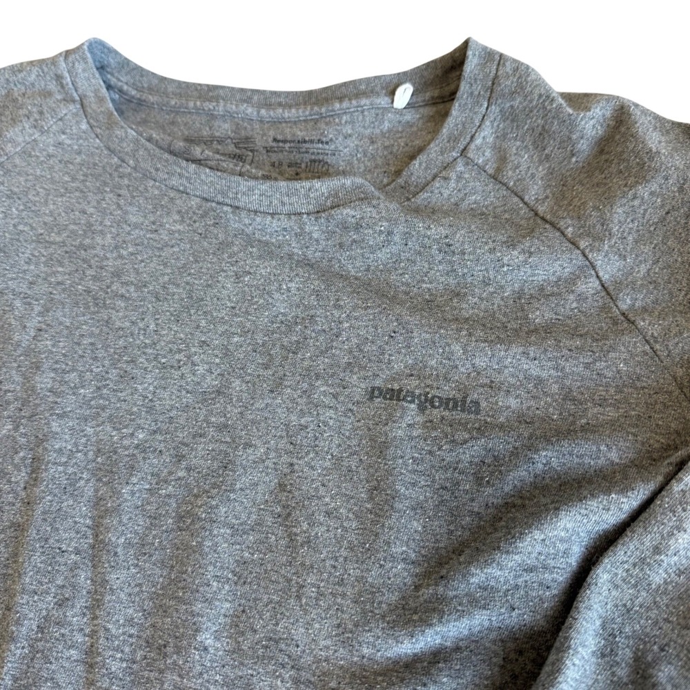 Patagonia Responsibili-Tee Long Sleeve Shirt Grey P-6 Logo Graphic Mens Small
